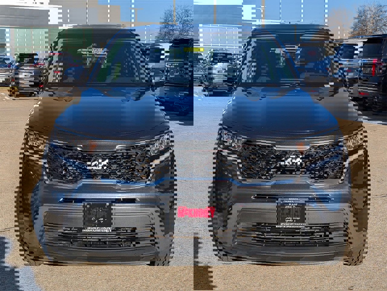 Used 2023 Kia Sorento LX image 6