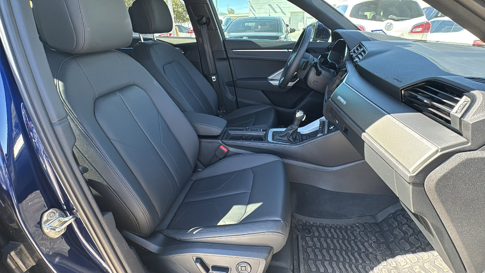 Used 2025 Audi Q3 2.0T Premium Plus w/ Premium Plus Package image 32