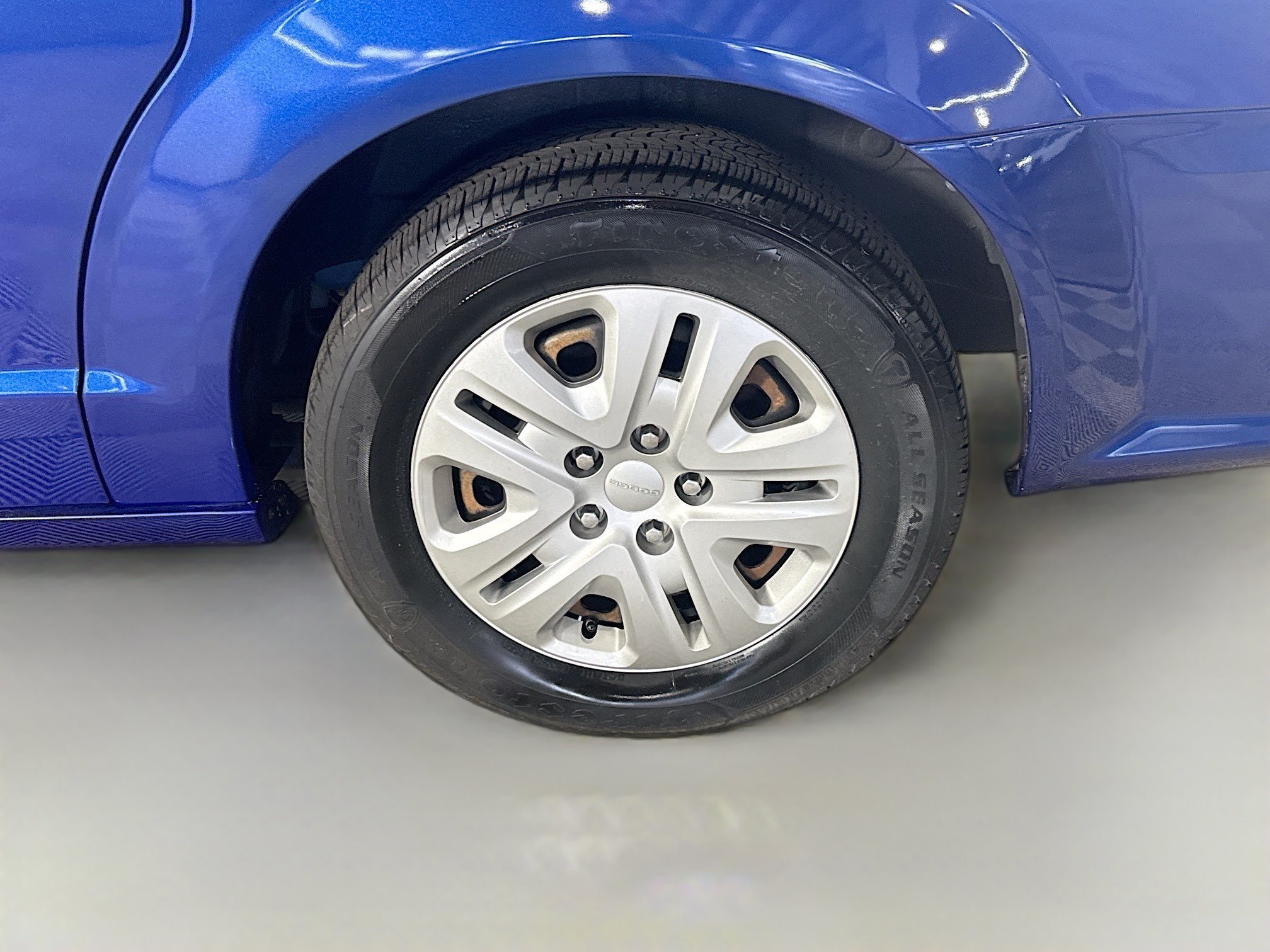 Used 2019 Dodge Grand Caravan SE FWD image 34