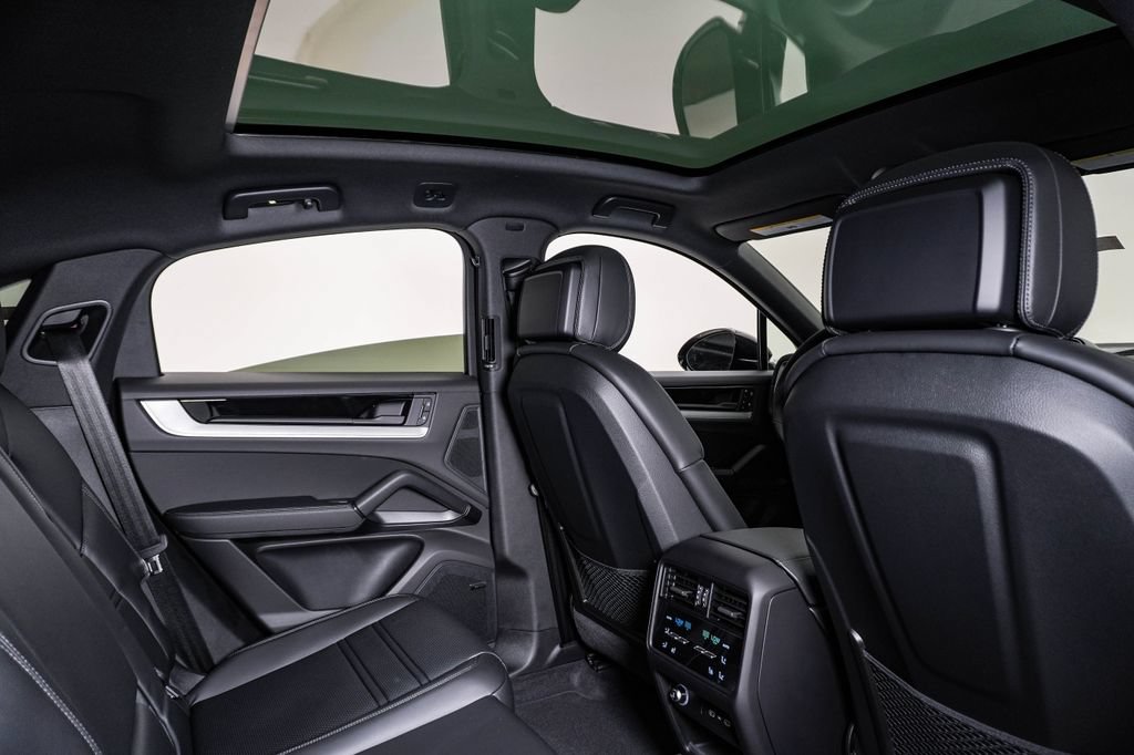 New 2026 Porsche Cayenne Coupe AWD/4WD image 16