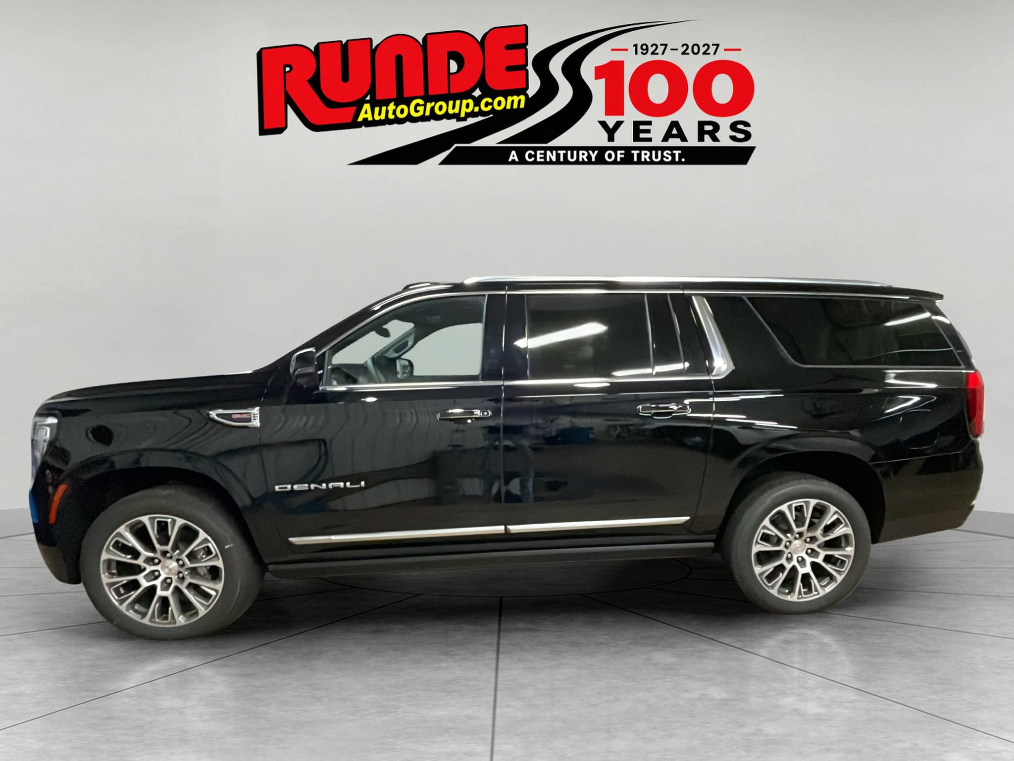 New 2026 GMC Yukon XL Denali w/ Denali Reserve Package AWD/4WD image 2