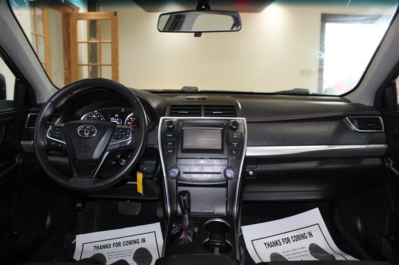 Used 2016 Toyota Camry SE FWD image 14