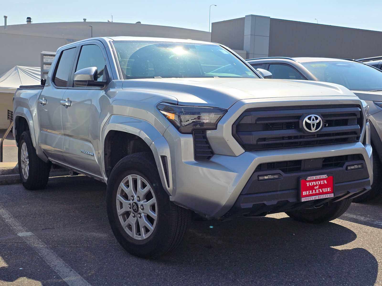 Certified 2025 Toyota Tacoma SR5 AWD/4WD image 3