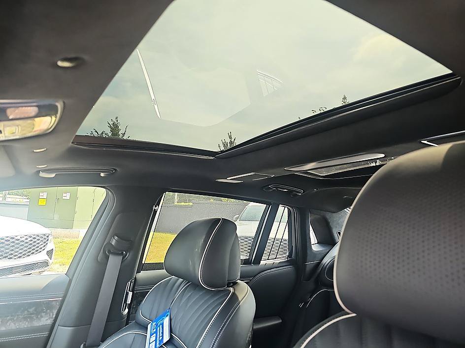 Used 2025 Genesis G90 3.5T AWD/4WD image 31