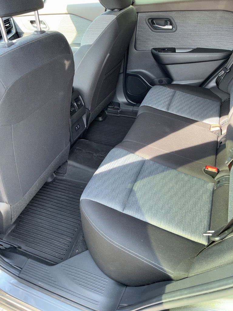 Used 2023 Nissan Rogue SV AWD/4WD image 23