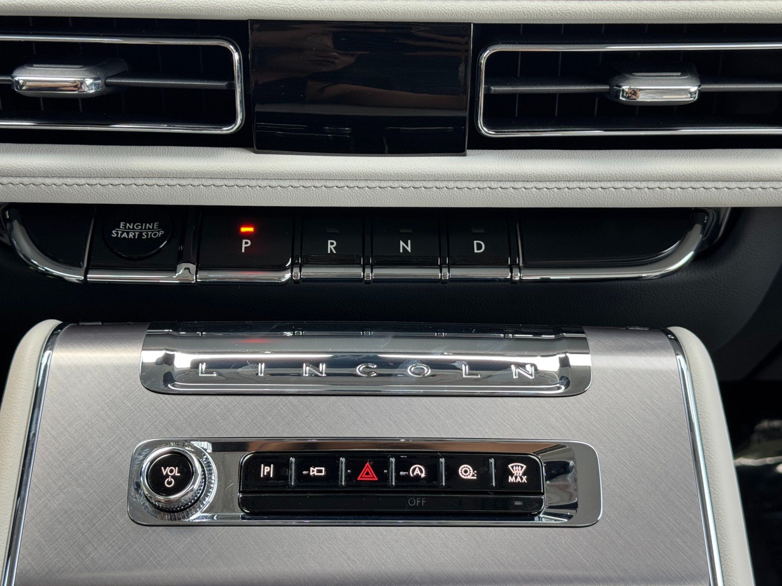 Used 2026 Lincoln Aviator AWD image 31