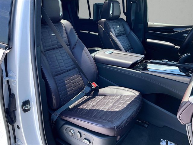 Certified 2024 Cadillac Escalade V w/ Heavy-Duty Trailer Package AWD/4WD image 9