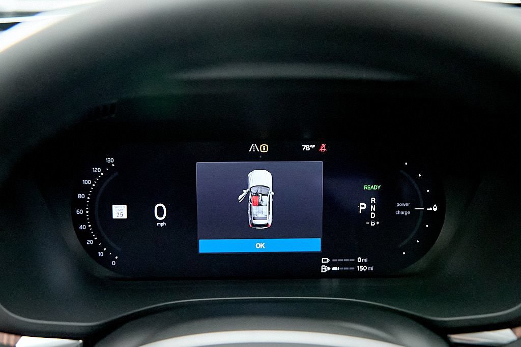 Certified 2023 Volvo XC60 T8 Ultimate w/ Climate Package AWD/4WD image 29