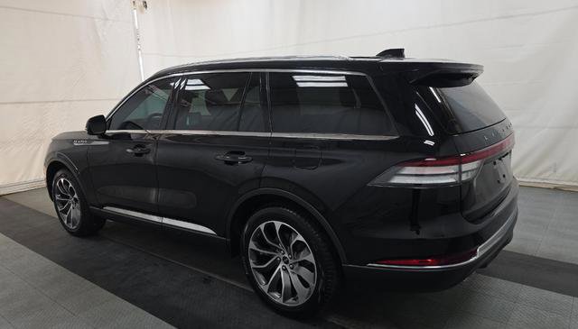 Used 2025 Lincoln Aviator Reserve w/ Illumination Package AWD/4WD image 4