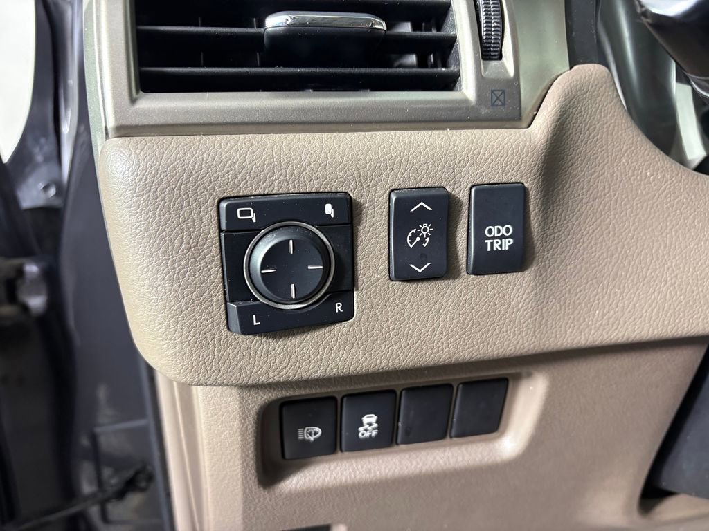 Used 2016 Lexus GX 460 w/ Premium Package AWD/4WD image 13