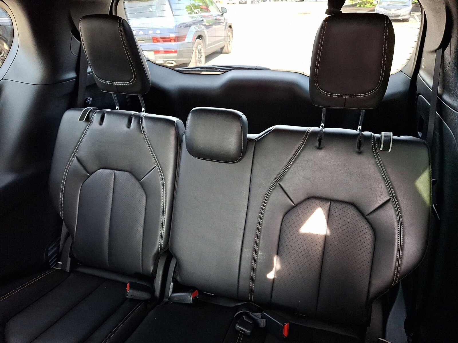 Used 2025 Chrysler Pacifica Select FWD image 10