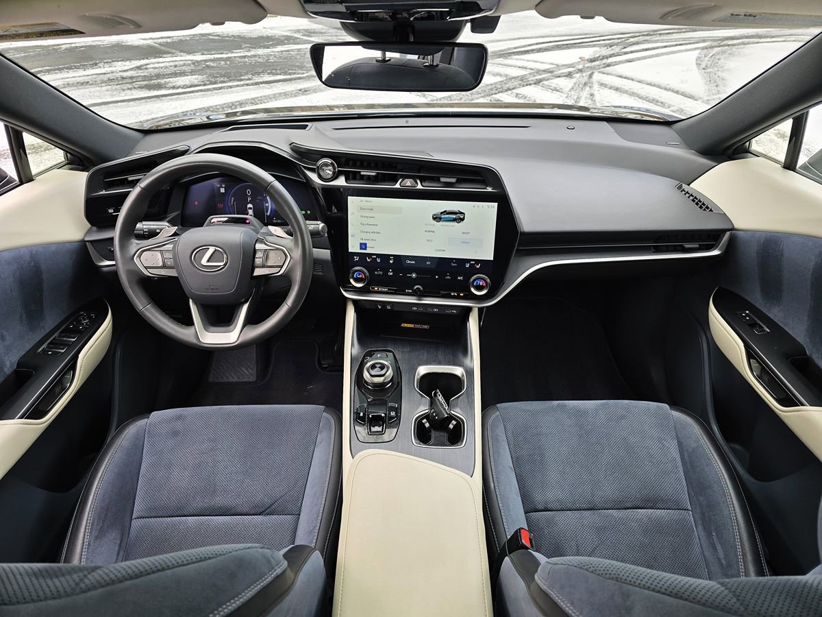 Used 2023 Lexus RZ 450e Premium w/ Accessory Package (Z1) AWD/4WD image 10