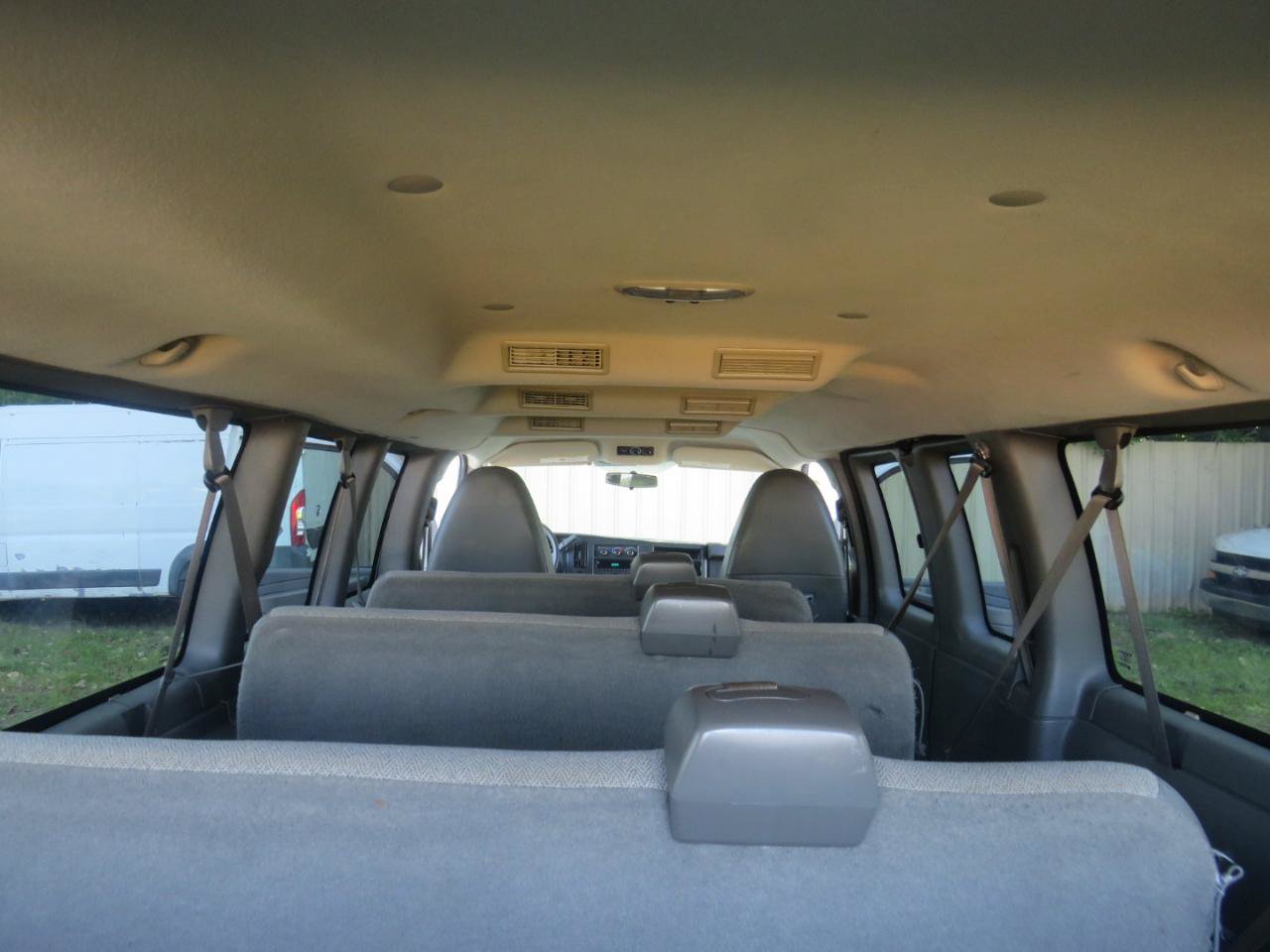 Used 2011 Chevrolet Express 3500 LS RWD image 28