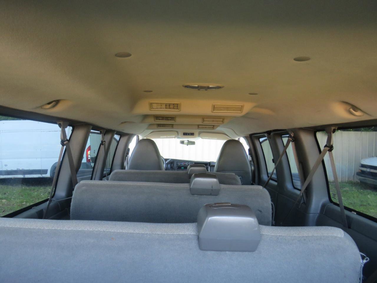 Used 2011 Chevrolet Express 3500 LS image 28