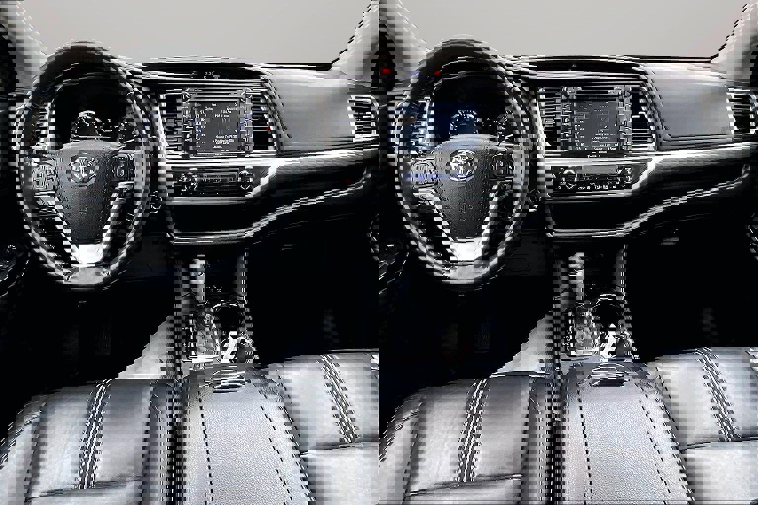 Used 2017 Toyota Highlander SE AWD/4WD image 14