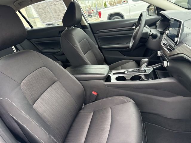 Used 2024 Nissan Altima 2.5 SV image 14