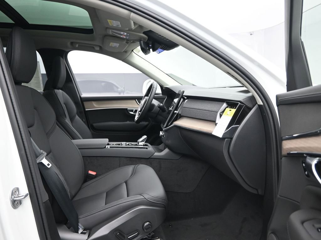New 2026 Volvo XC90 B6 Plus w/ Protection Package image 25