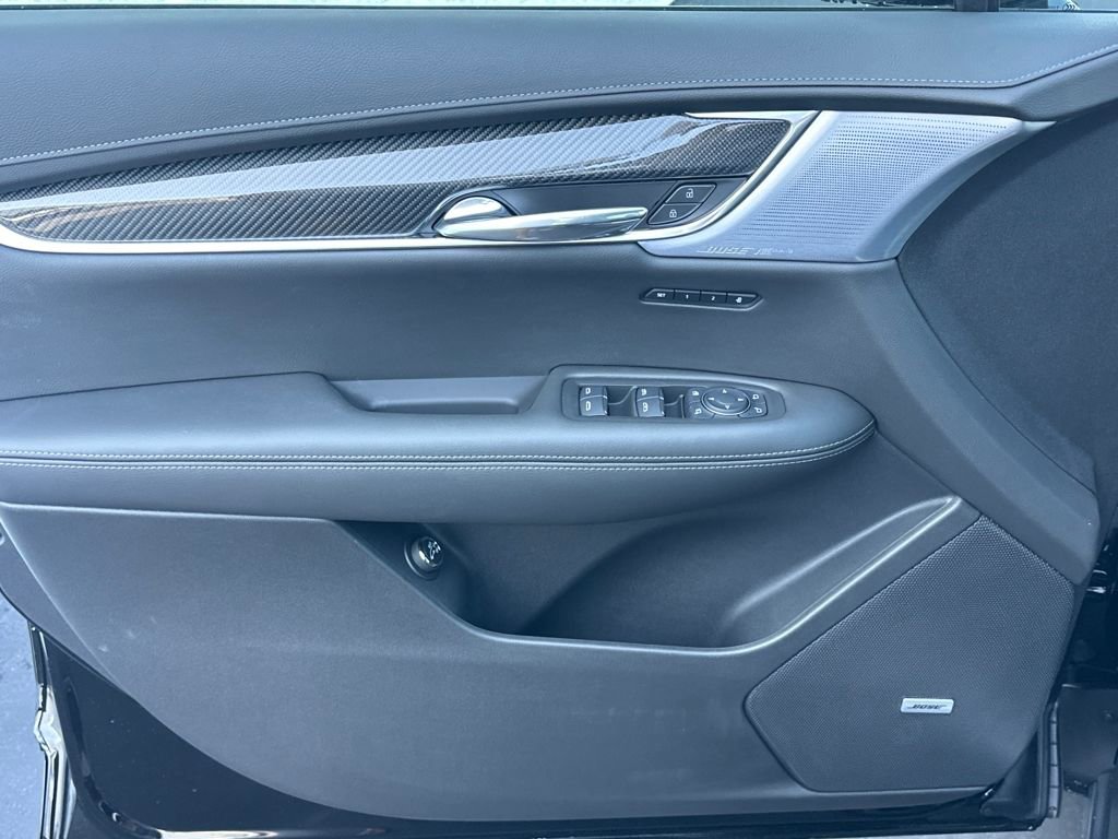 New 2025 Cadillac XT6 Sport w/ Technology Package image 12