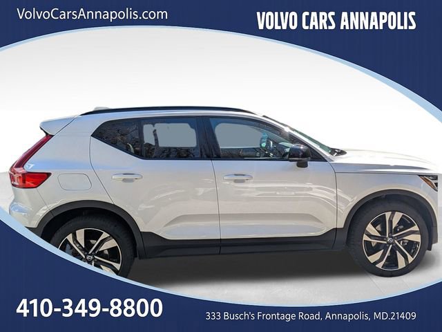 Used 2023 Volvo XC40 B5 Plus w/ Driver Assist Package image 9