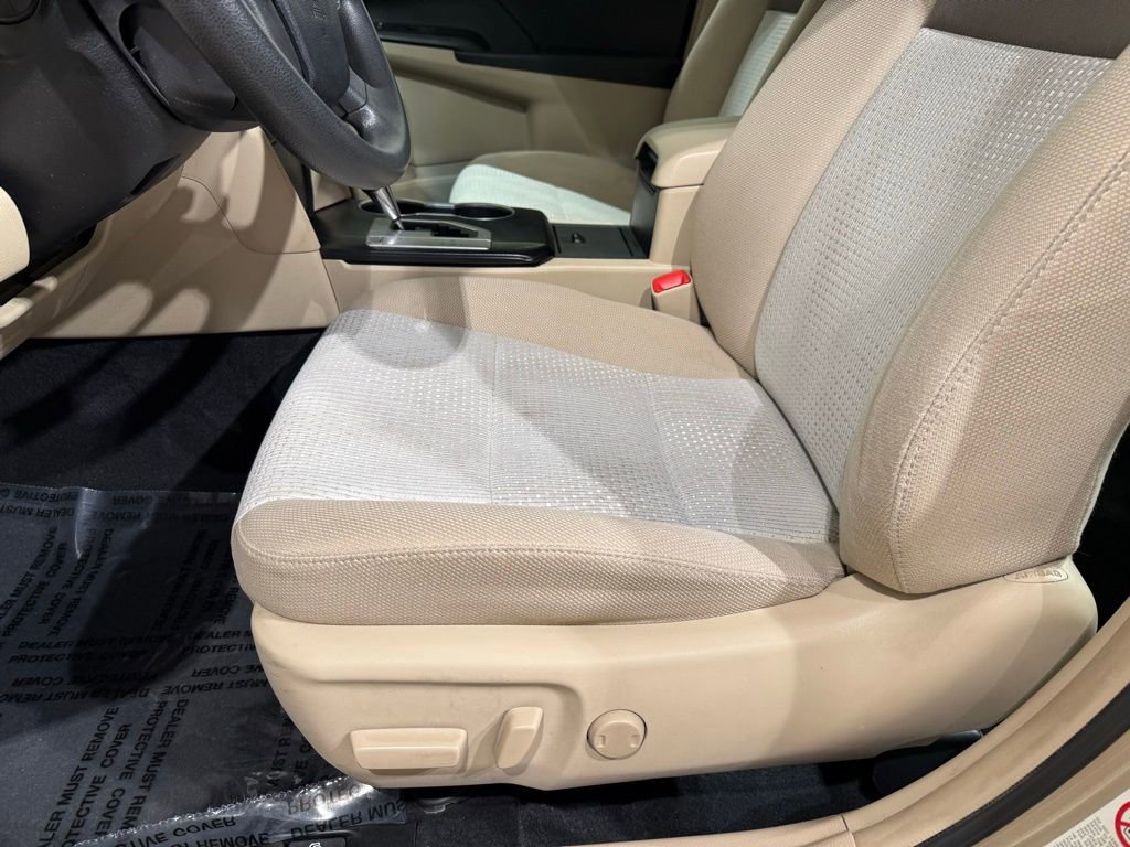 Used 2012 Toyota Camry LE image 13
