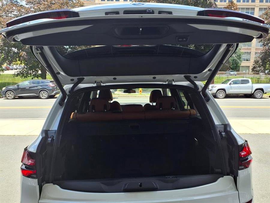 Used 2025 BMW X5 xDrive40i image 10