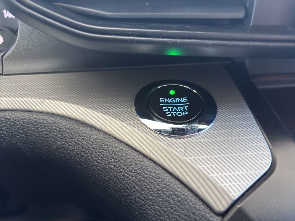 Used 2020 Ford Explorer XLT image 26