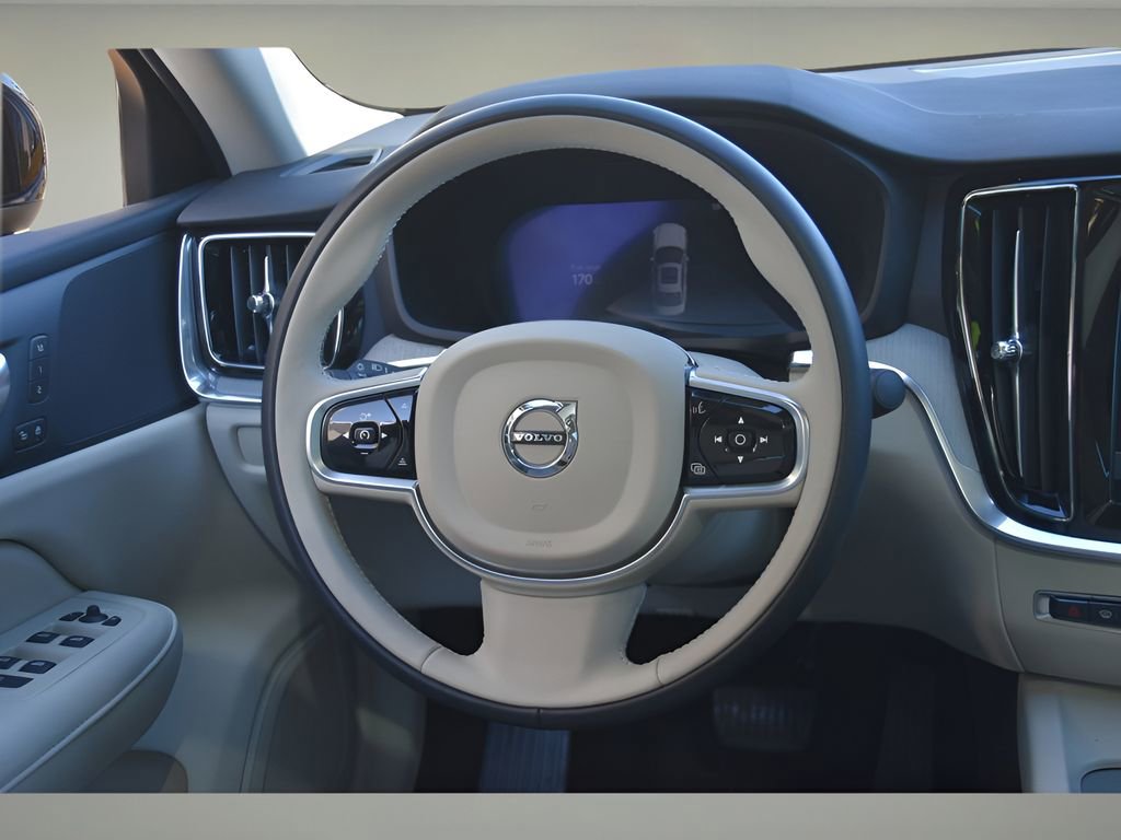 Used 2025 Volvo S60 B5 Plus FWD image 16