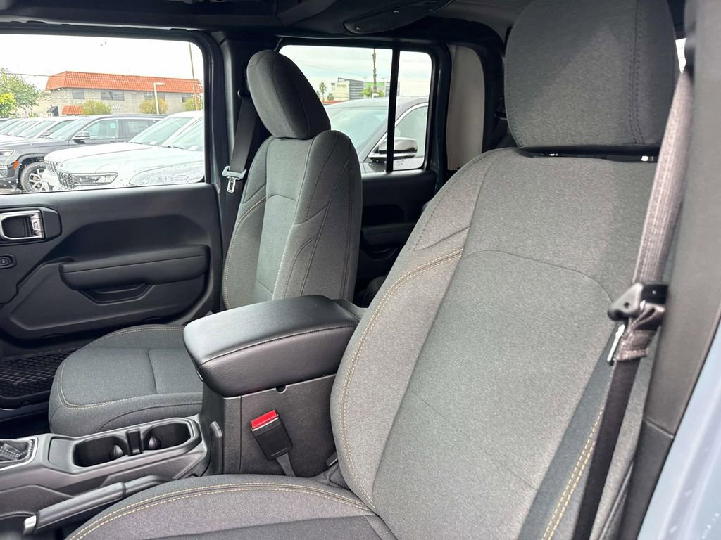 New 2026 Jeep Gladiator Sport AWD/4WD image 24