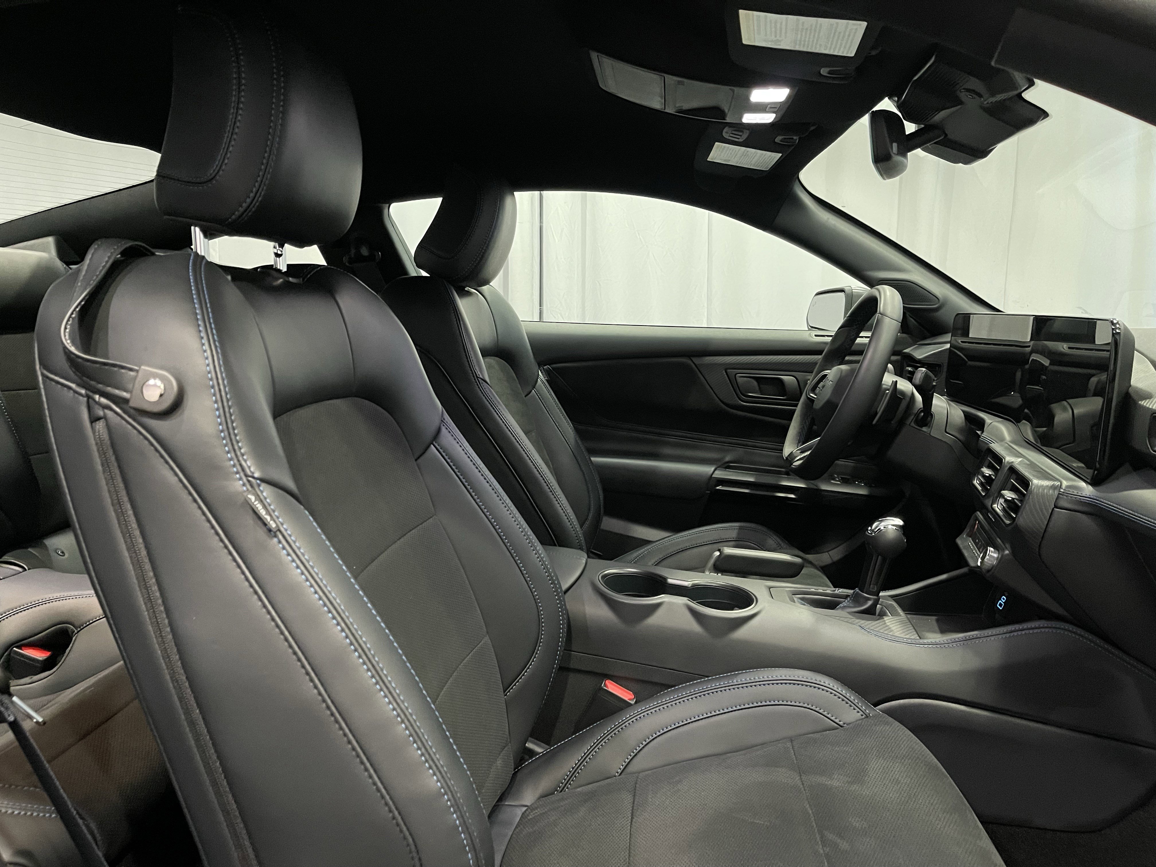 Used 2025 Ford Mustang Dark Horse image 15