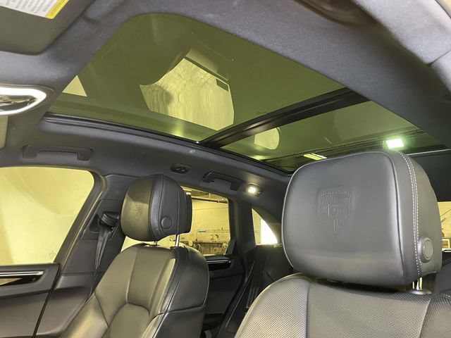 Certified 2023 Porsche Macan Turbo AWD/4WD image 18