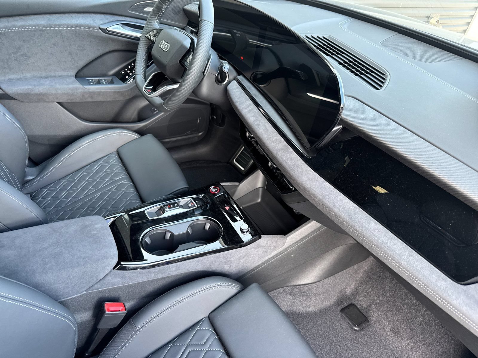 New 2027 Audi SQ6 e-tron Premium Plus AWD/4WD image 16