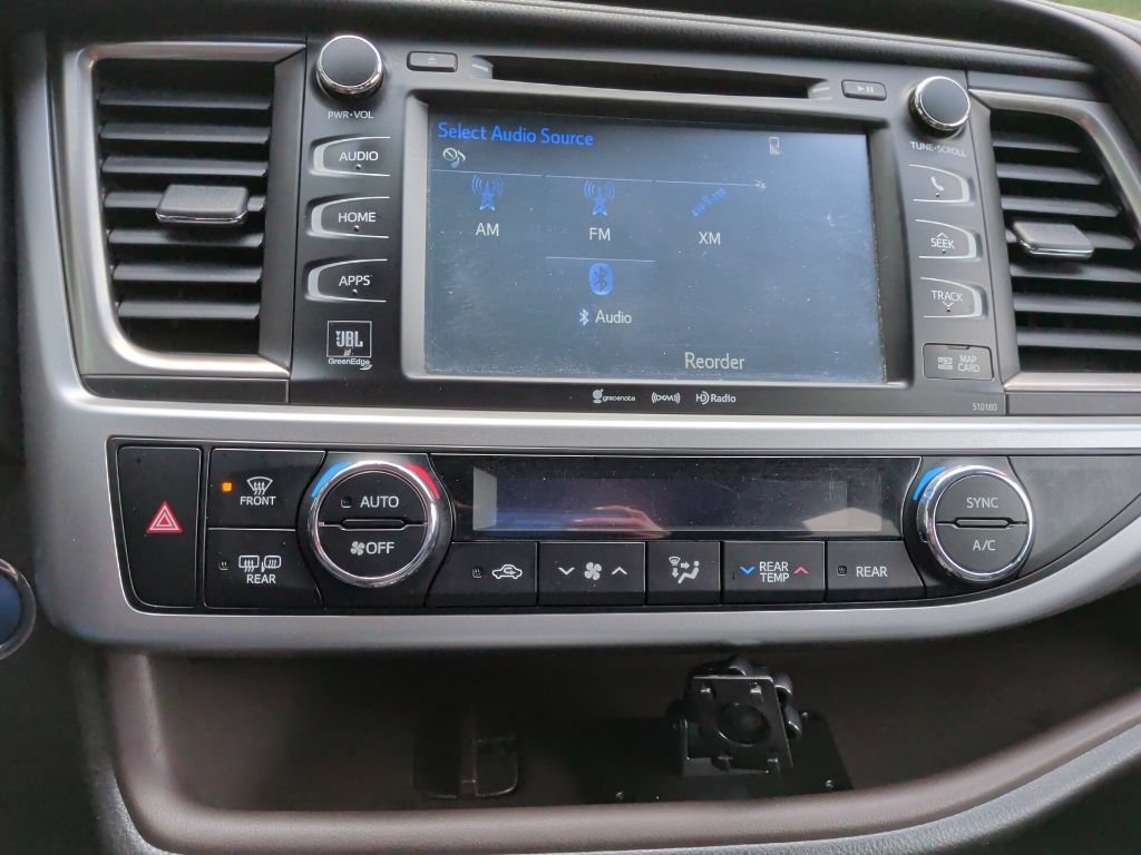 Used 2017 Toyota Highlander Limited Platinum AWD/4WD image 19