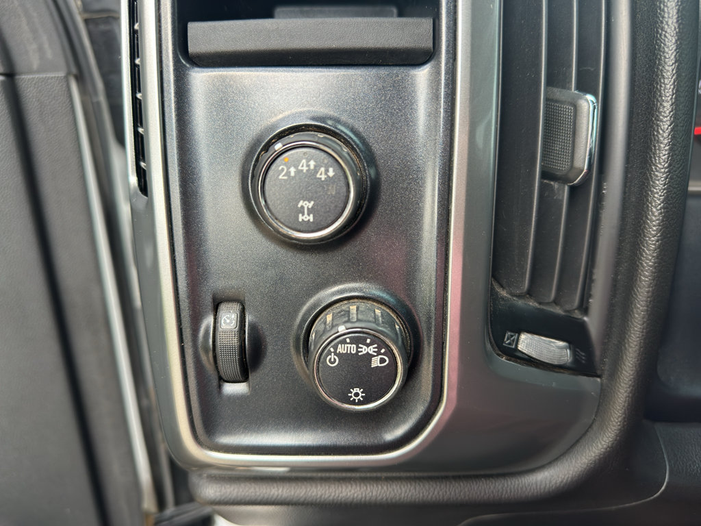 Used 2018 Chevrolet Silverado 2500 LT AWD/4WD image 16