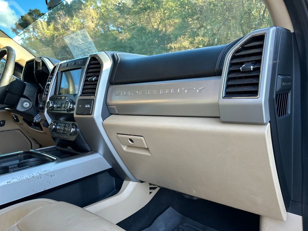 Used 2020 Ford F250 Lariat w/ Chrome Package image 14