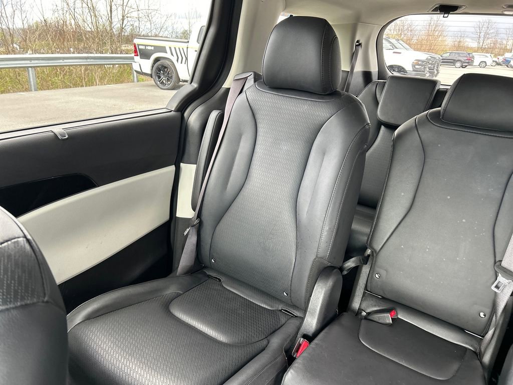 Used 2024 Kia Carnival SX Prestige image 13