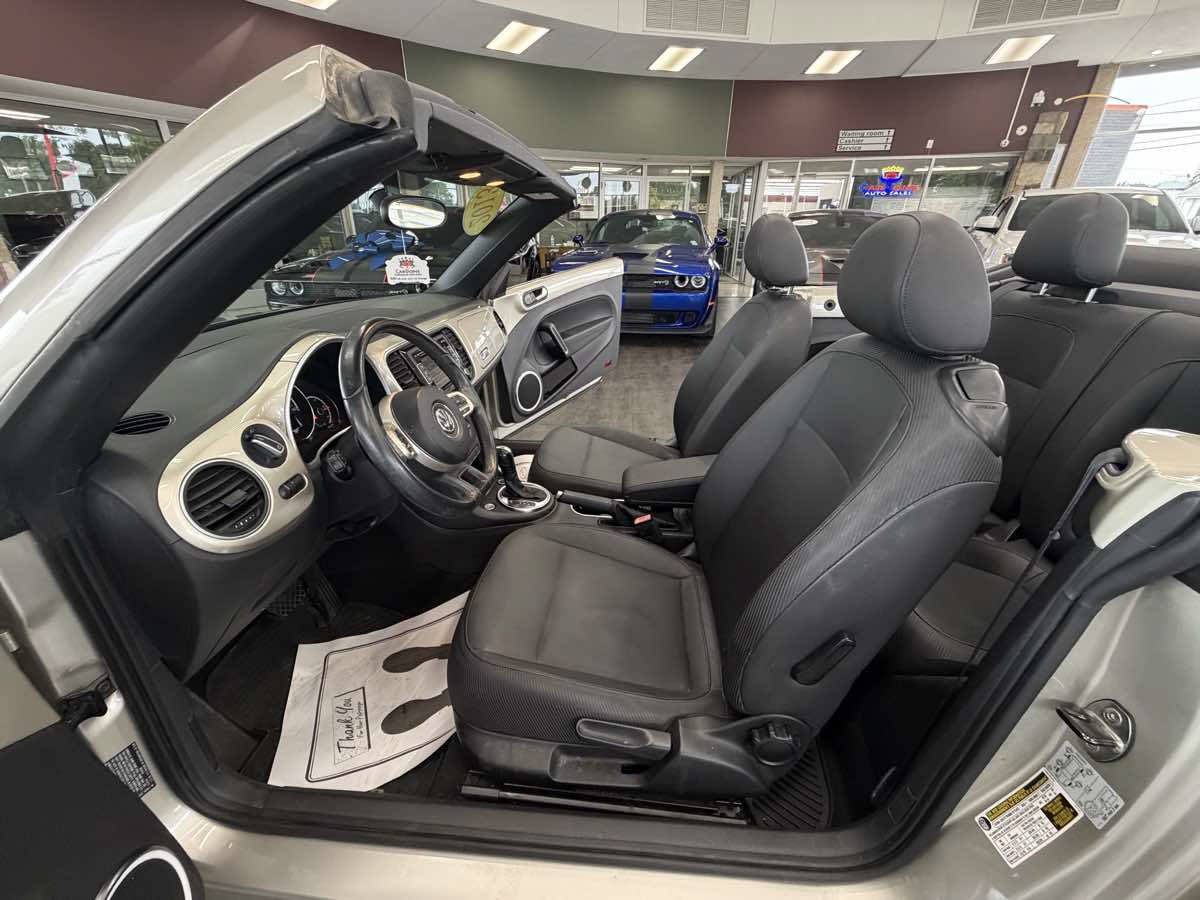Used 2013 Volkswagen Beetle 2.5 FWD image 30