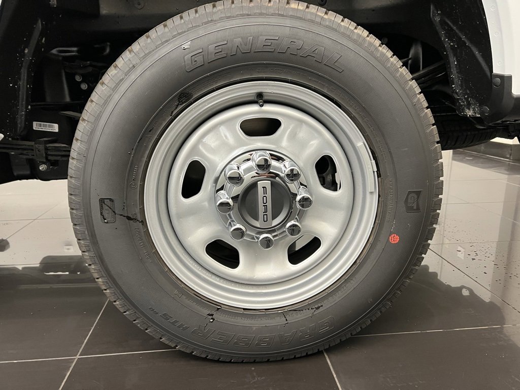 New 2026 Ford F350 XL w/ XL Chrome Package image 7