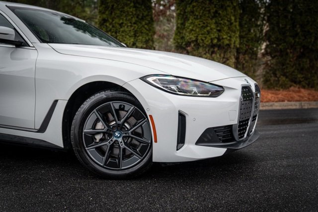 Used 2023 BMW i4 eDrive35 image 7