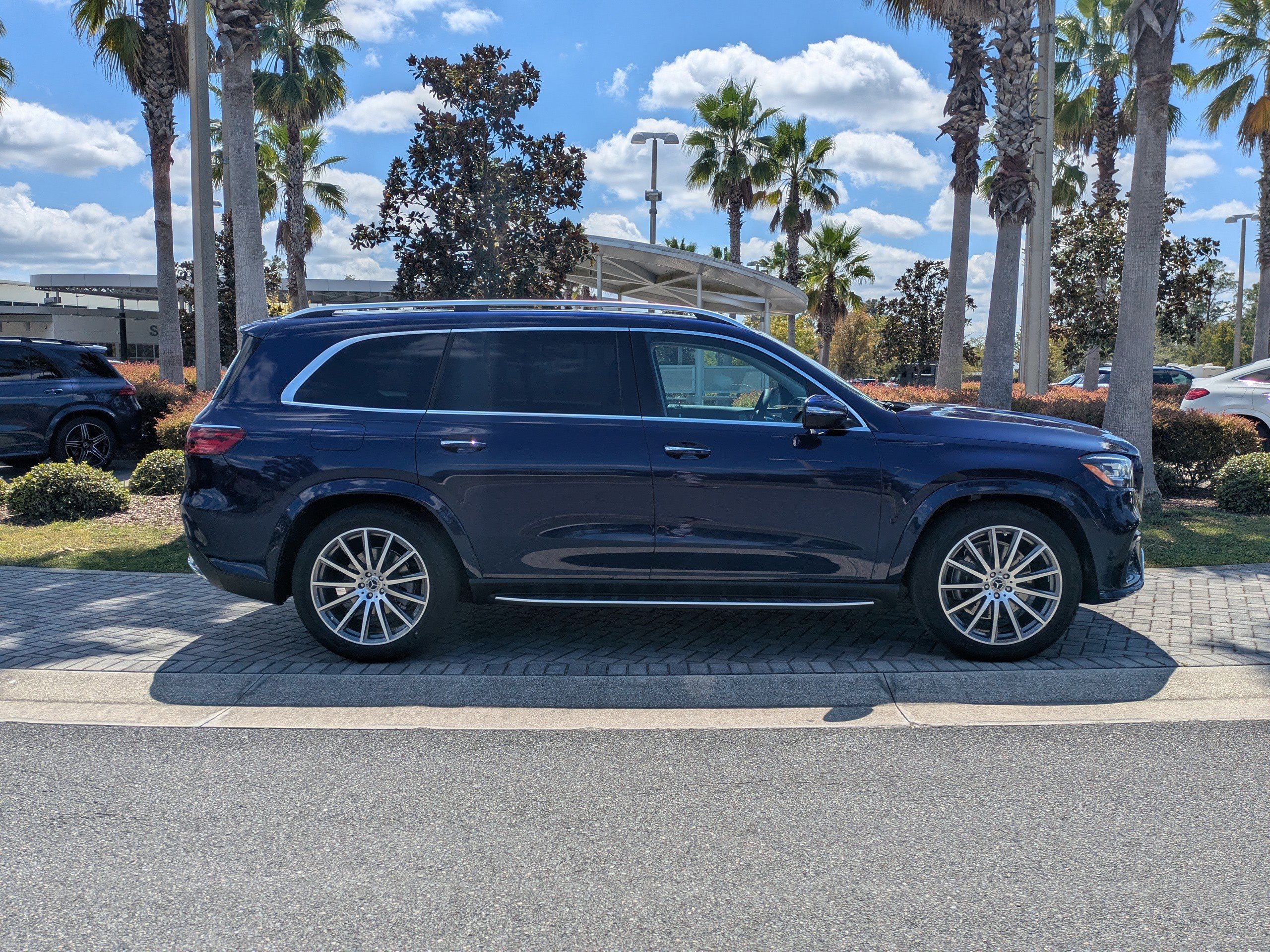 New 2026 Mercedes-Benz GLS 450 4MATIC image 5