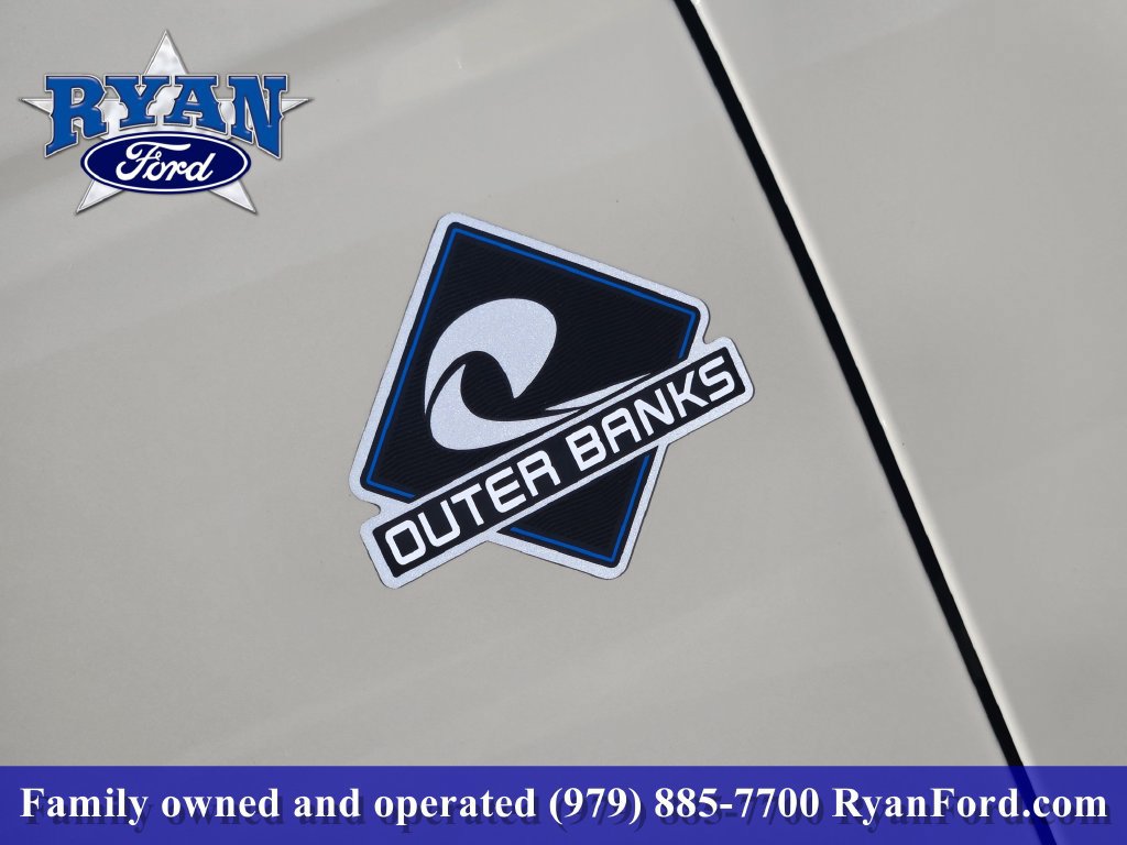 Used 2025 Ford Bronco Outer Banks AWD/4WD image 8