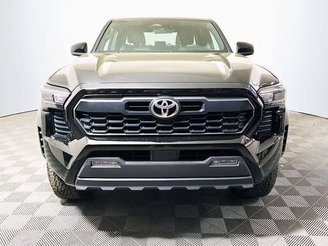 Certified 2025 Toyota Tacoma TRD Off-Road AWD/4WD image 3