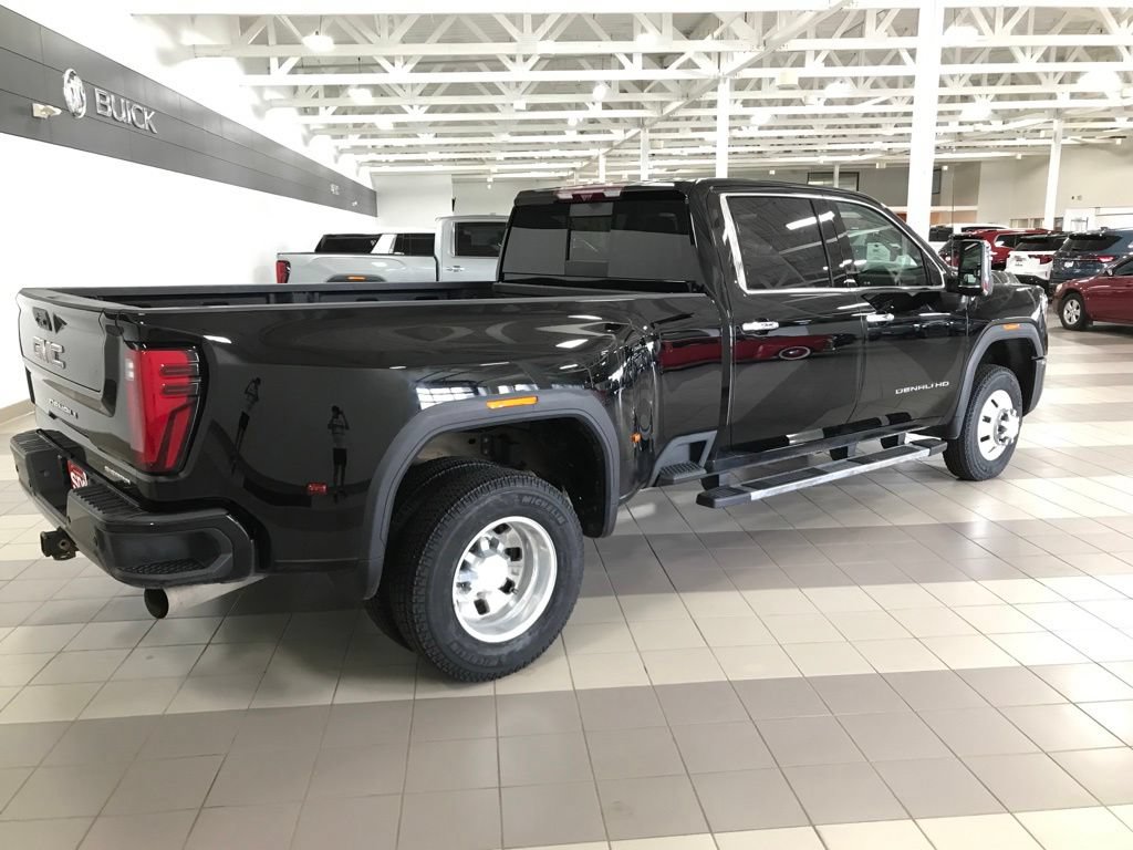 Used 2024 GMC Sierra 3500 Denali w/ Denali Reserve Package AWD/4WD image 6