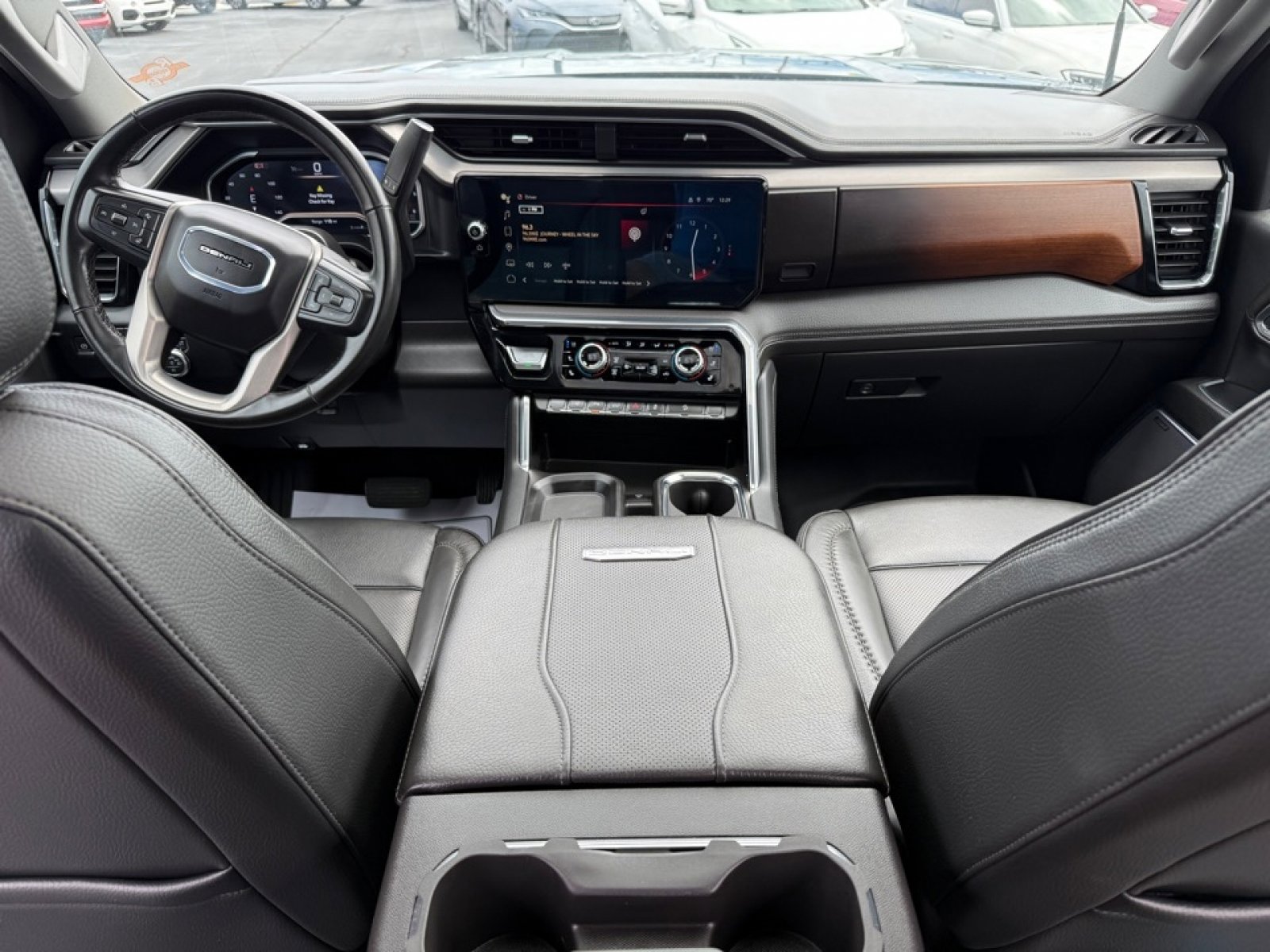 Used 2024 GMC Sierra 2500 Denali w/ Technology Package image 19