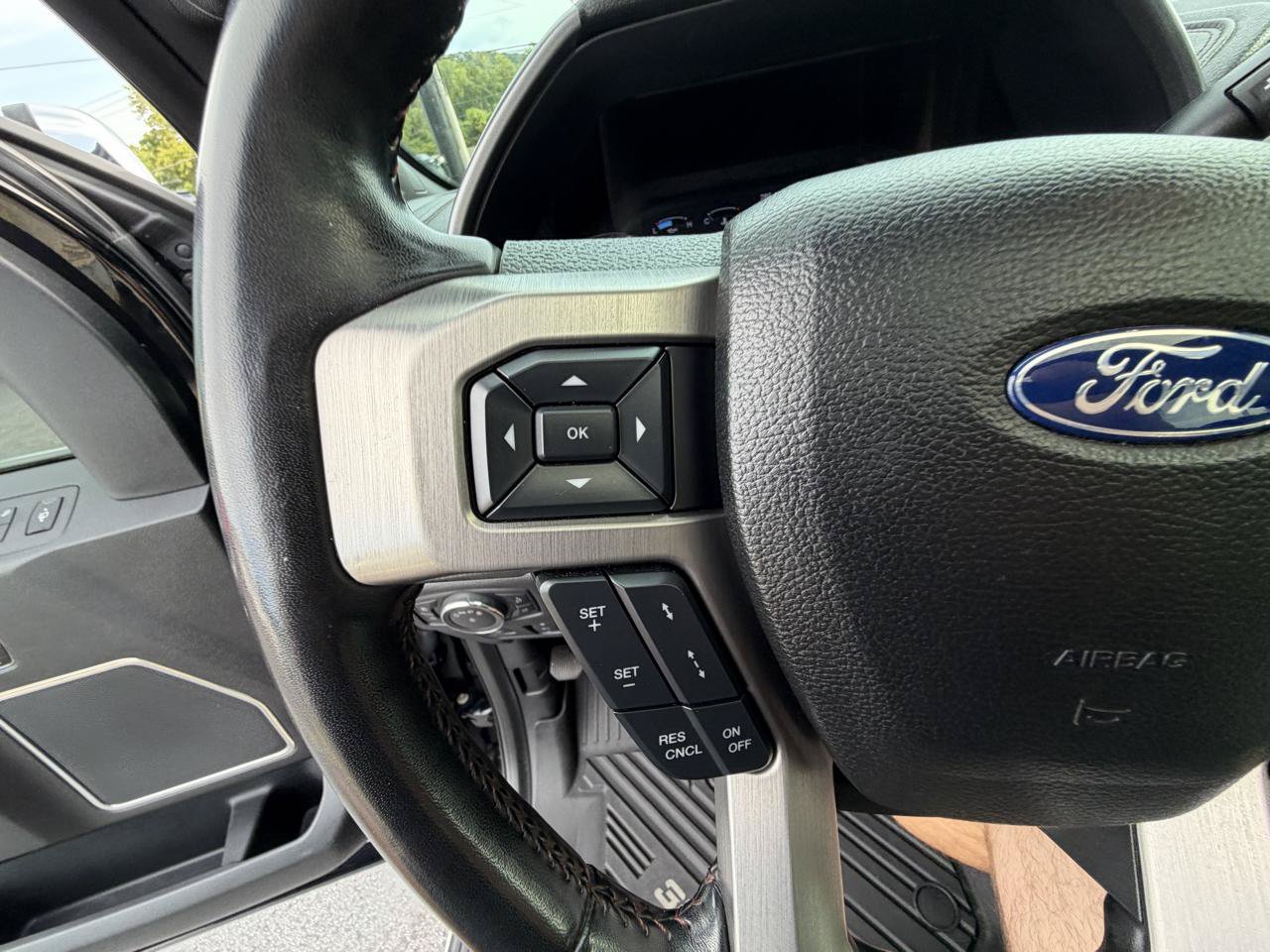 Used 2019 Ford F450 Platinum w/ Platinum Ultimate Package AWD/4WD image 21