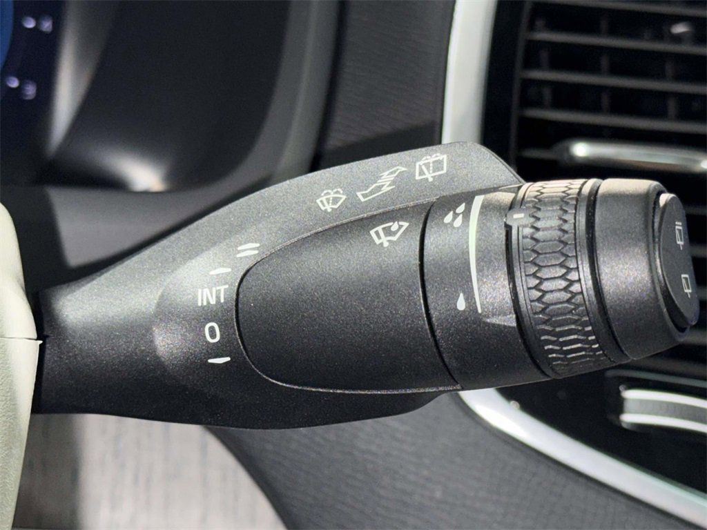 Used 2024 Volvo XC90 B6 Plus w/ Protection Package Premier image 29