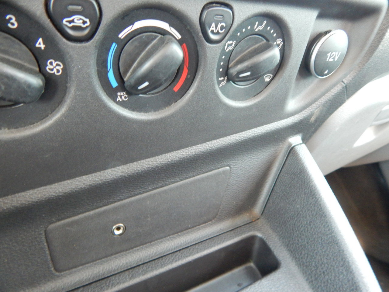 Used 2017 Ford Transit 350 XLT image 20