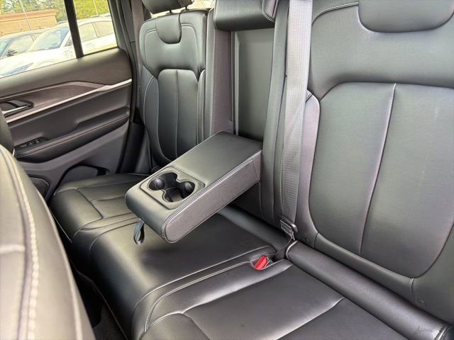 Used 2025 Jeep Grand Cherokee Limited AWD/4WD image 21