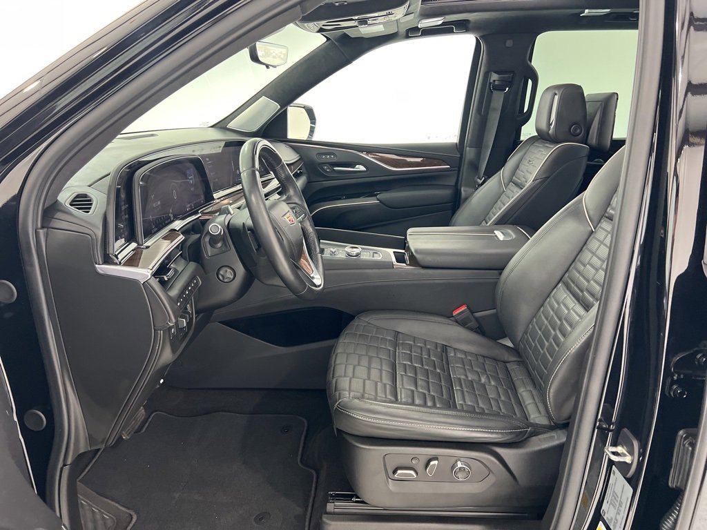 Used 2023 Cadillac Escalade Premium Luxury Platinum image 18