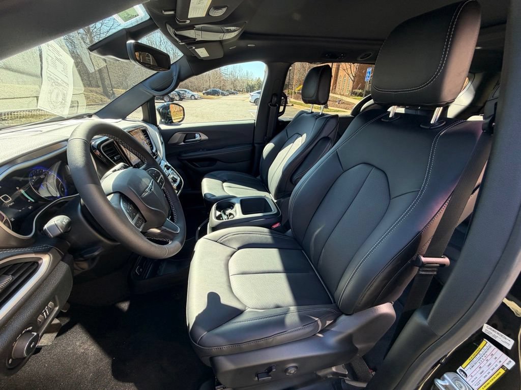 New 2026 Chrysler Pacifica Select FWD image 15