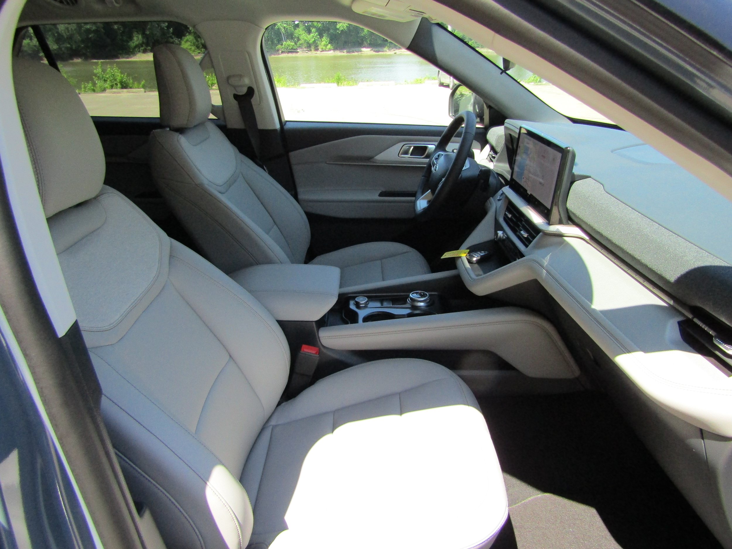 New 2026 Ford Explorer Active w/ Active Comfort Package AWD/4WD image 18